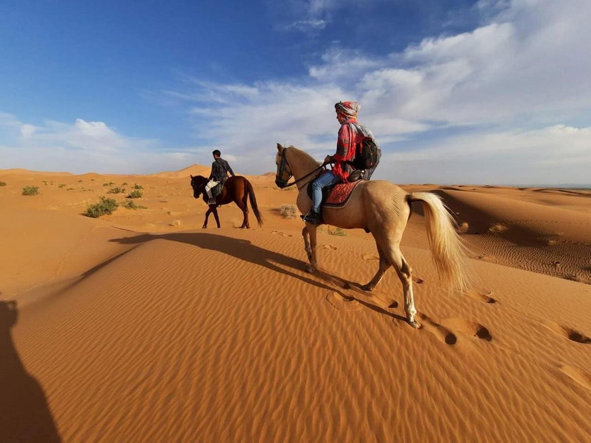 Riad Caravasar Merzouga Luaran gambar